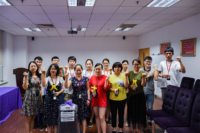 
                            我公司健康達(dá)人協(xié)會(huì)開(kāi)展夜跑打卡活動(dòng)