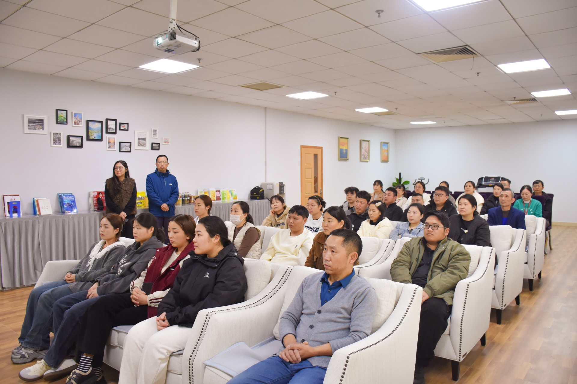
                            以心筑家、悅享空間 我公司一線員工活動室正式啟用